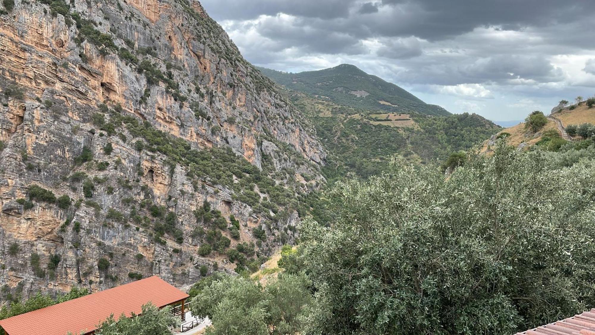 L'Oasi Del Raganello Bed & Breakfast Civita Exterior photo